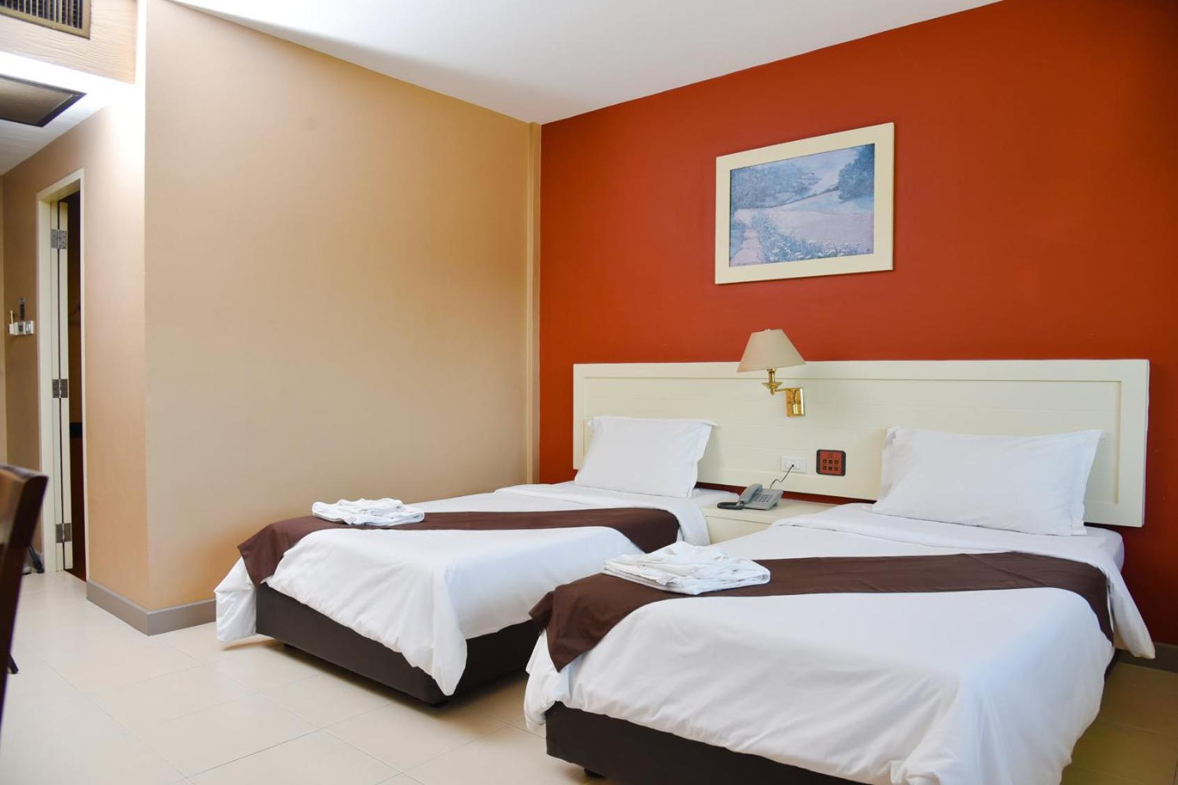 Nipa Garden Hotel Сураттхани Экстерьер фото
